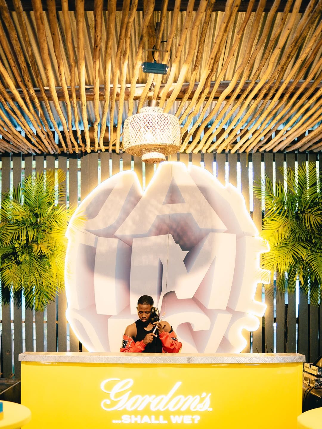 Elcasa crowd at premium event